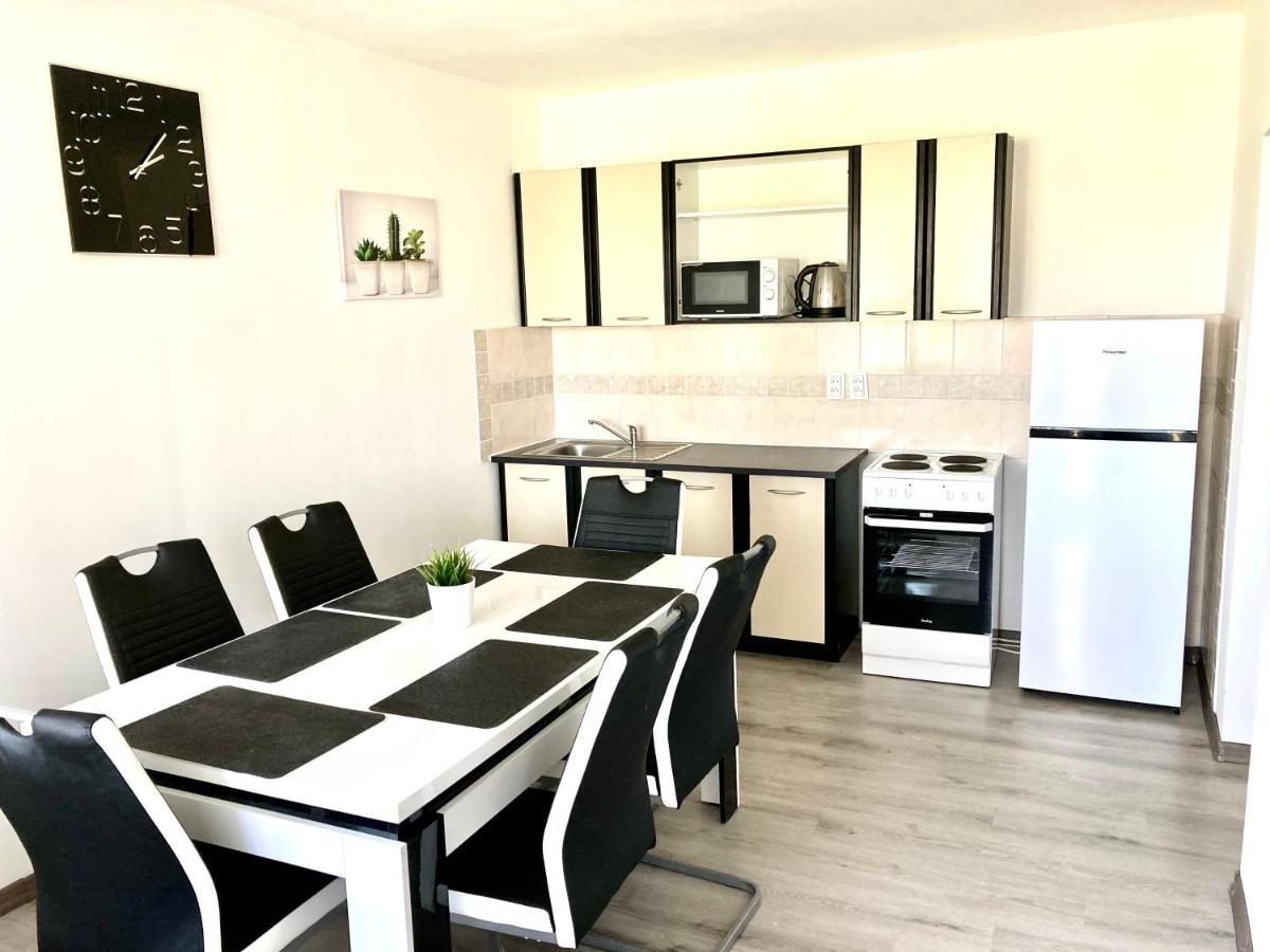 City Apartment Štúrovo 外观 照片