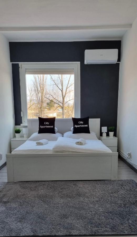 City Apartment Štúrovo 外观 照片